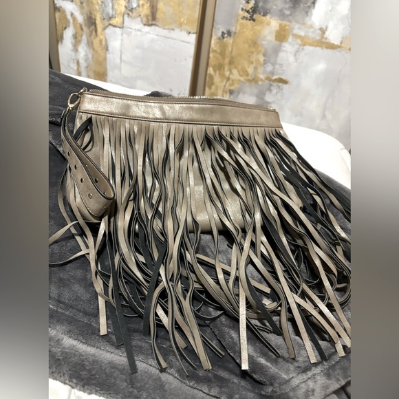 Aldo fringe oversized clutch - Picture 1 of 5